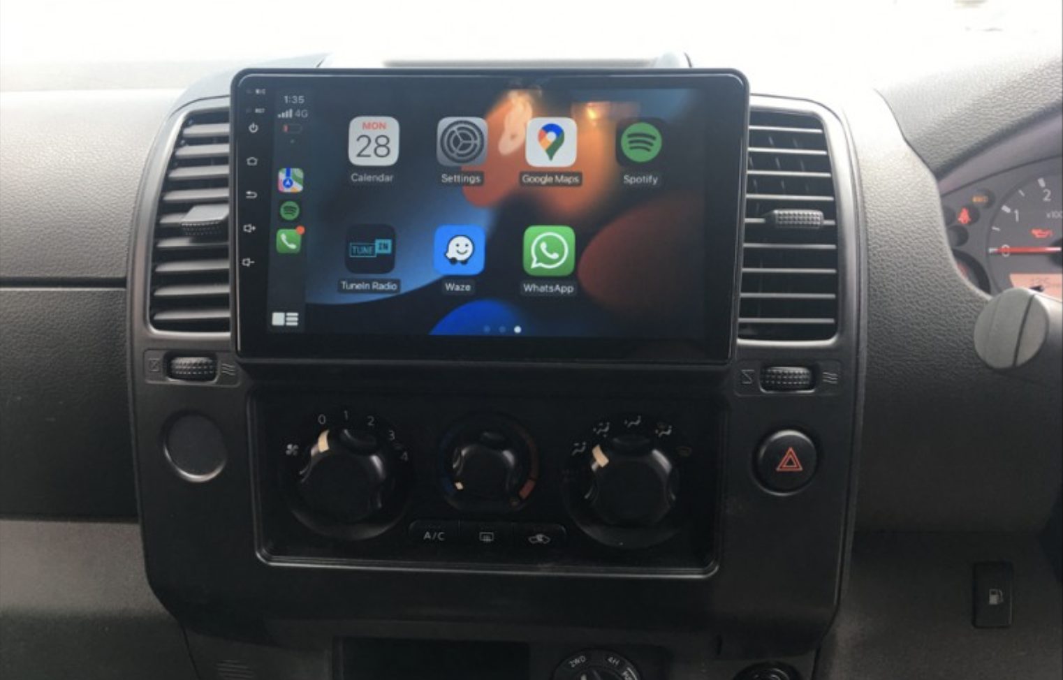 Nissan Navara Apple Carplay / Android Auto 10