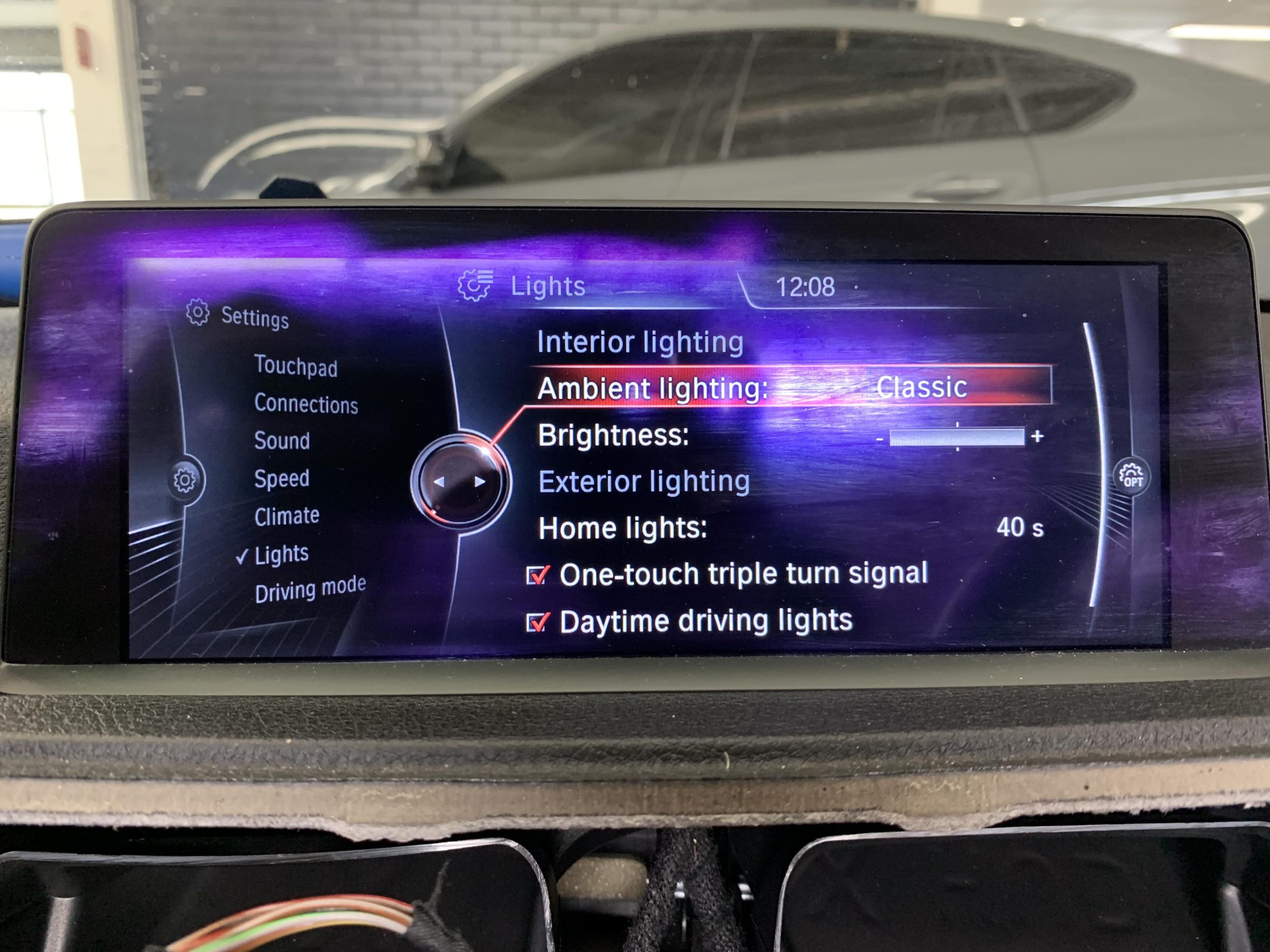 BMW iDrive ambient lighting colour control